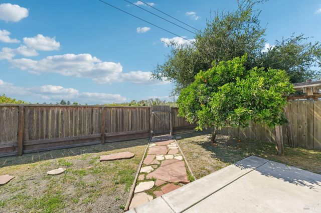 2120 Elliott Dr, American Canyon, CA 94503