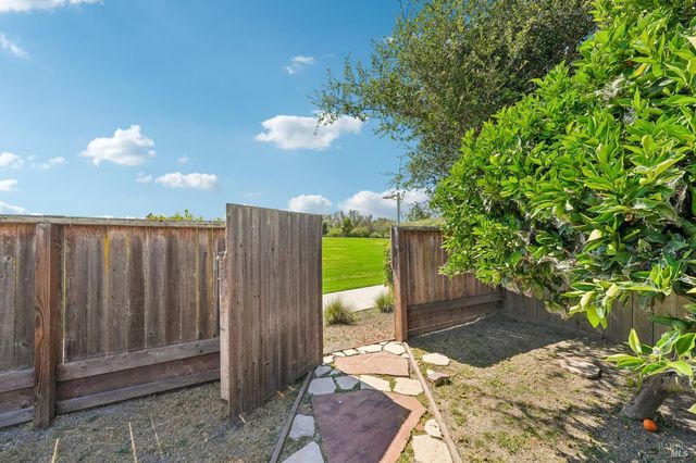 2120 Elliott Dr, American Canyon, CA 94503