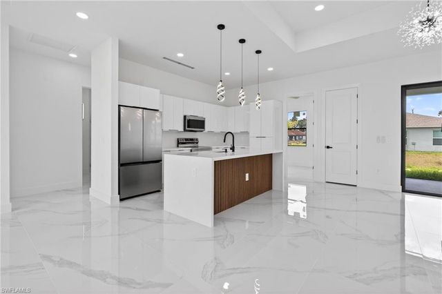 210 Pembroke ST, Lehigh Acres, FL 33974