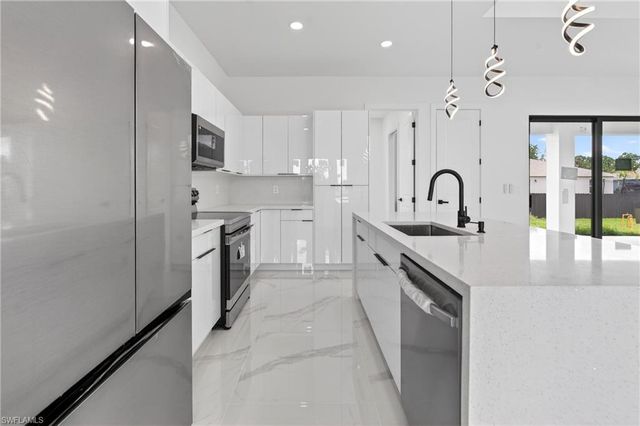 210 Pembroke ST, Lehigh Acres, FL 33974