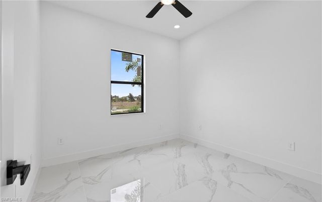 210 Pembroke ST, Lehigh Acres, FL 33974