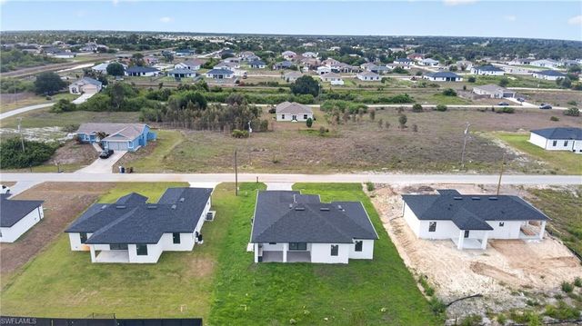 210 Pembroke ST, Lehigh Acres, FL 33974