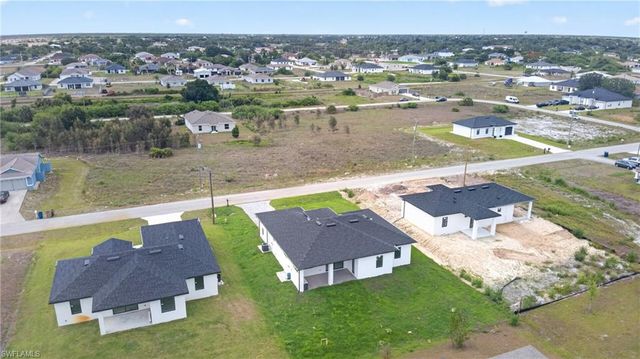 210 Pembroke ST, Lehigh Acres, FL 33974