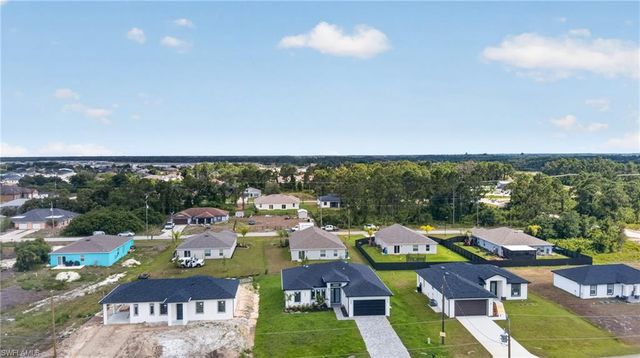 210 Pembroke ST, Lehigh Acres, FL 33974