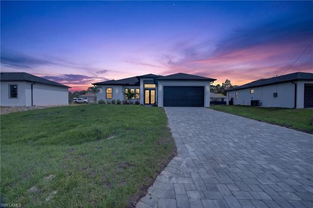 210 Pembroke ST, Lehigh Acres, FL 33974