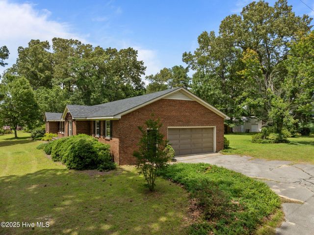 4984 Nc 33, Tarboro, NC 27886