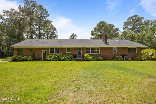4984 Nc 33, Tarboro, NC 27886