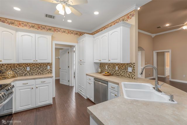 9918 Freedoms Way, Keithville, LA 71047