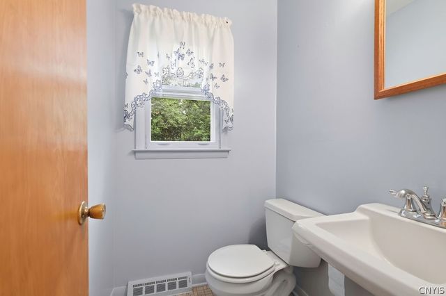 115 Northwood Way, Camillus, NY 13031