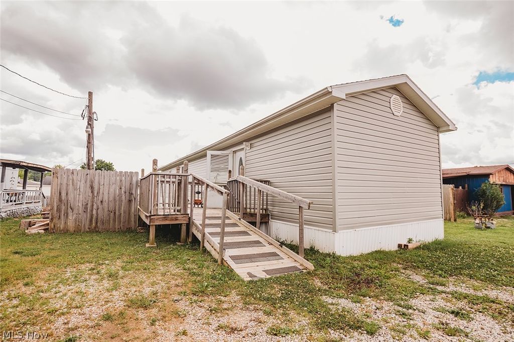 43 Thorn Street, Parkersburg, WV 26101