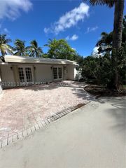 640 NW 28th Ct, Wilton Manors, FL 33311