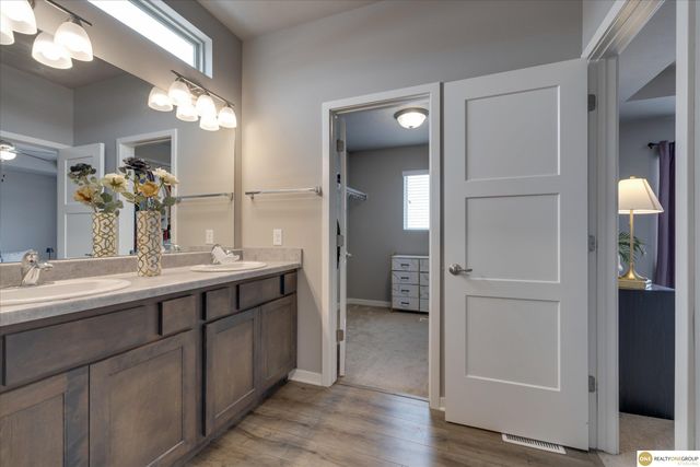 1928 Canyon Street, Bellevue, NE 68123