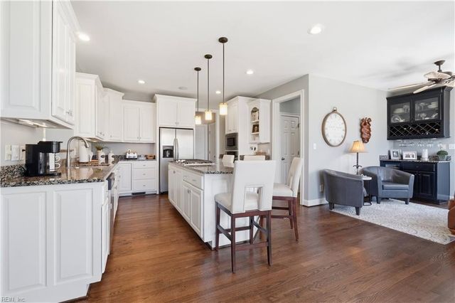 6533 Harbour Pointe DR, Suffolk, VA 23435