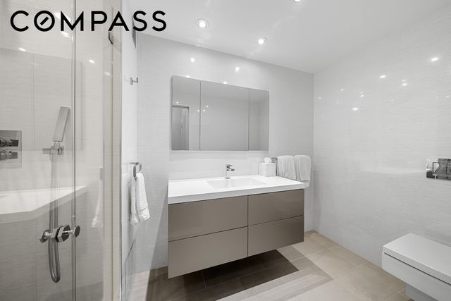 785 5th Ave Apt 12C, New York City, NY 10022