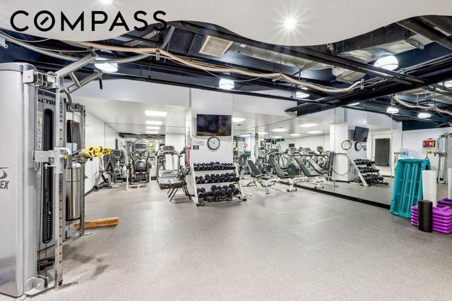 785 5th Ave Apt 12C, New York City, NY 10022