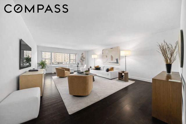 785 5th Ave Apt 12C, New York City, NY 10022
