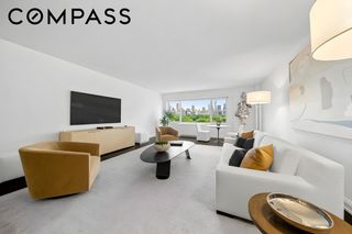 785 5th Ave Apt 12C, New York City, NY 10022