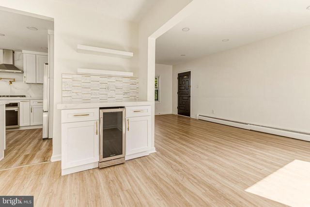 16 MADISON AVE, Laurel Springs, NJ 08021