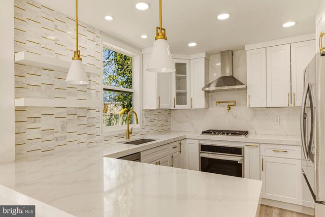 16 MADISON AVE, Laurel Springs, NJ 08021