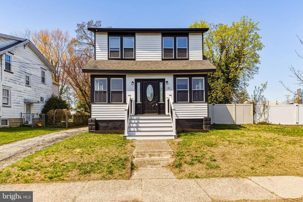 16 MADISON AVE, Laurel Springs, NJ 08021