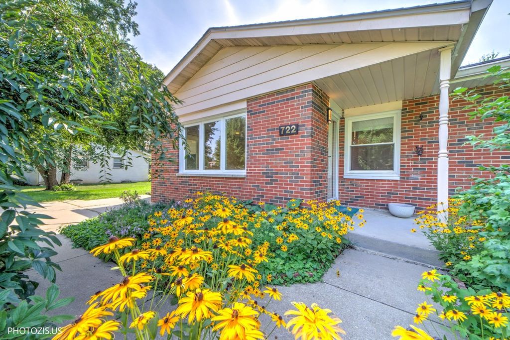 722 N Stephen Drive, Palatine, IL 60067 — photo 2