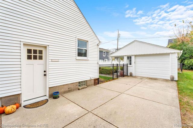 1748 Webster Street, Birmingham, MI 48009