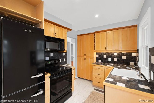 1748 Webster Street, Birmingham, MI 48009