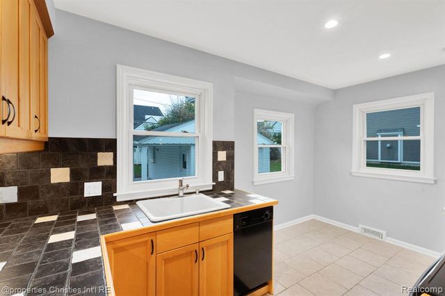 1748 Webster Street, Birmingham, MI 48009