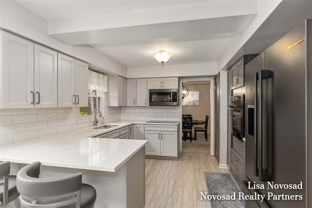 5390 Londonderry Drive, Kentwood, MI 49508