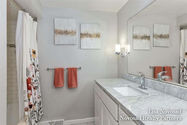 5390 Londonderry Drive, Kentwood, MI 49508