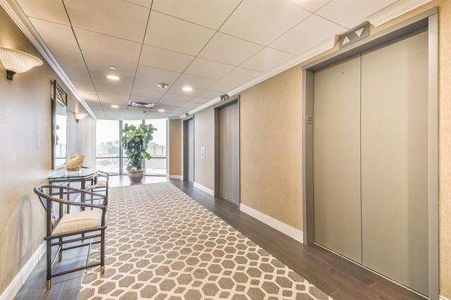 14 Greenway Plaza 19M, Houston, TX 77046