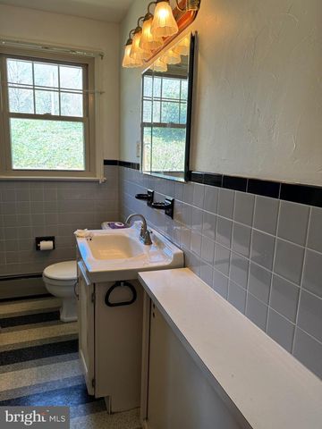 3319 HILLSIDE DR, Lebanon, PA 17046