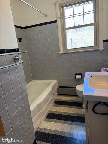 3319 HILLSIDE DR, Lebanon, PA 17046