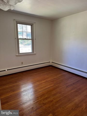 3319 HILLSIDE DR, Lebanon, PA 17046