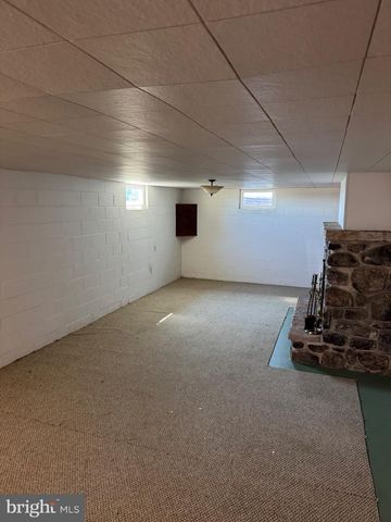 3319 HILLSIDE DR, Lebanon, PA 17046