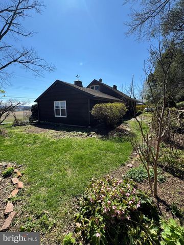 3319 HILLSIDE DR, Lebanon, PA 17046