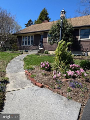 3319 HILLSIDE DR, Lebanon, PA 17046