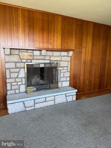 3319 HILLSIDE DR, Lebanon, PA 17046