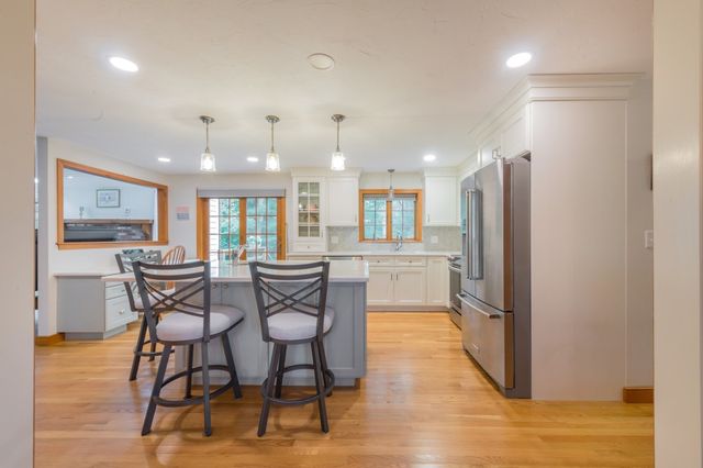 85 Andrews Way, Plymouth, MA 02360
