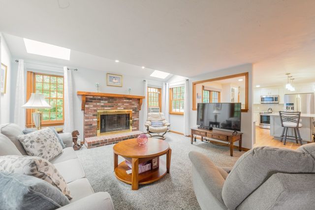 85 Andrews Way, Plymouth, MA 02360