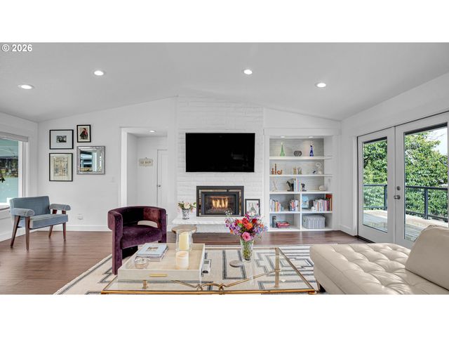 17920 MEADOWLARK Ln, Lake Oswego, OR 97034