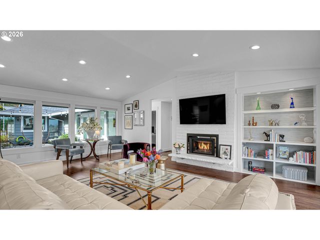 17920 MEADOWLARK Ln, Lake Oswego, OR 97034