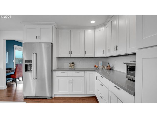 17920 MEADOWLARK Ln, Lake Oswego, OR 97034