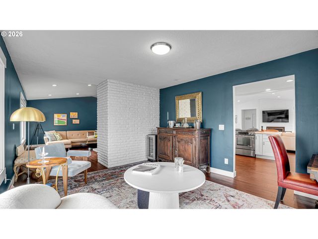 17920 MEADOWLARK Ln, Lake Oswego, OR 97034