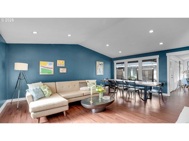 17920 MEADOWLARK Ln, Lake Oswego, OR 97034