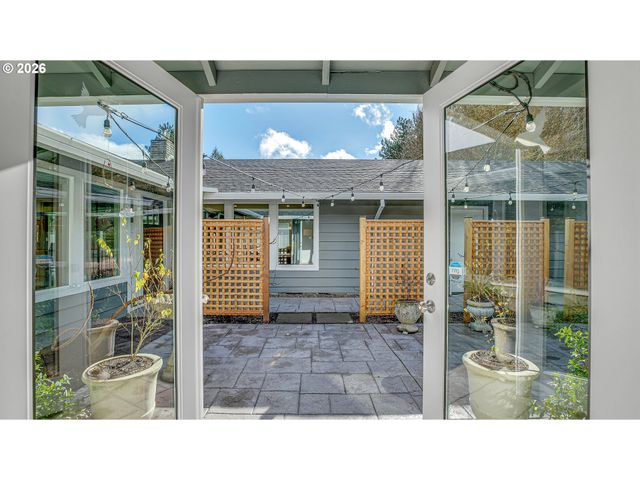 17920 MEADOWLARK Ln, Lake Oswego, OR 97034