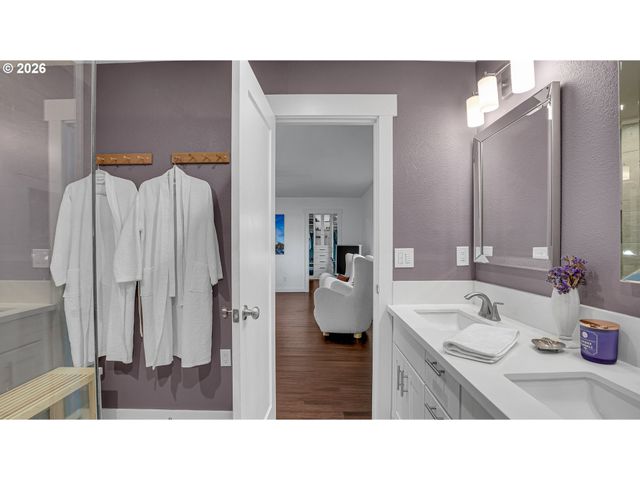 17920 MEADOWLARK Ln, Lake Oswego, OR 97034