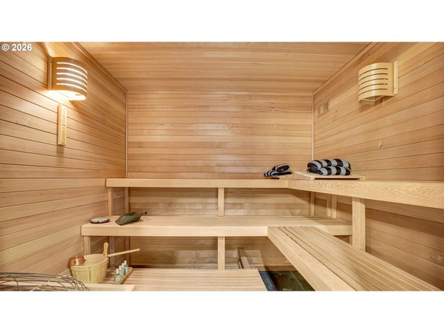 17920 MEADOWLARK Ln, Lake Oswego, OR 97034