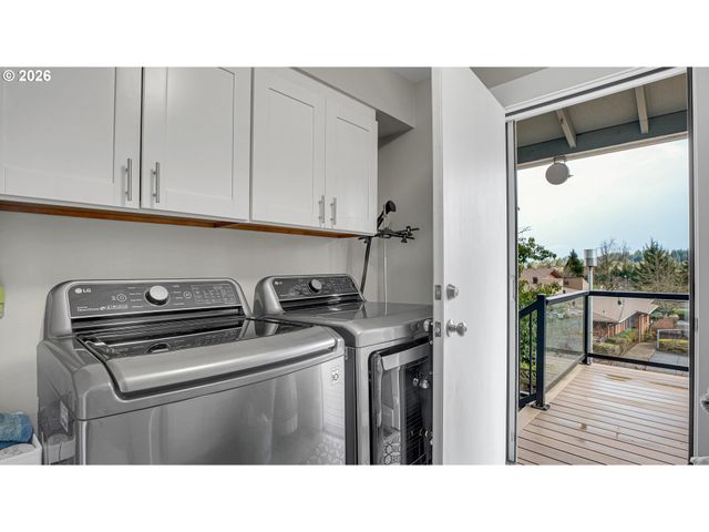 17920 MEADOWLARK Ln, Lake Oswego, OR 97034