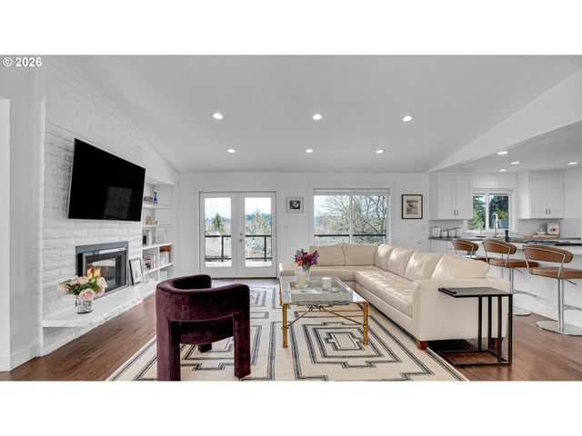 17920 MEADOWLARK Ln, Lake Oswego, OR 97034